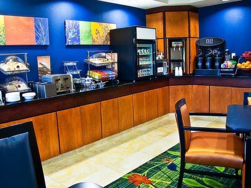 Fairfield Inn & Suites Tampa Fairgrounds/Casino Orient Park Εξωτερικό φωτογραφία