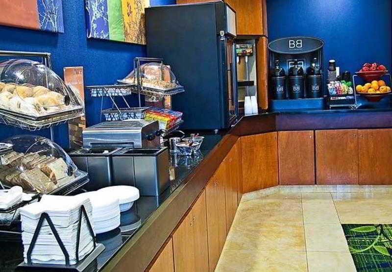 Fairfield Inn & Suites Tampa Fairgrounds/Casino Orient Park Εξωτερικό φωτογραφία